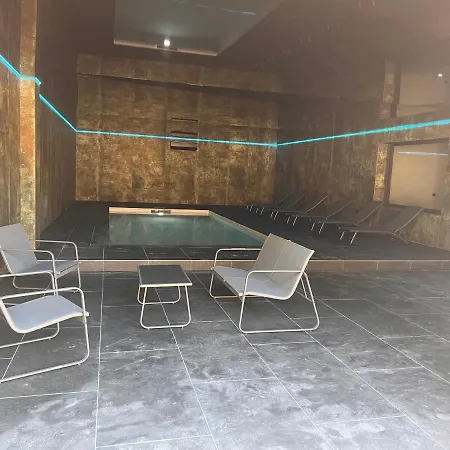 400m2 Piscine Intérieure Très Calme Agde
