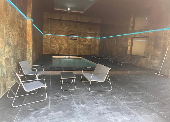 400m2 Piscine Intérieure Très Calme Agde