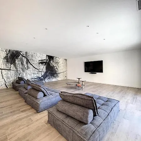 400m2 Piscine Intérieure Très Calme Villa