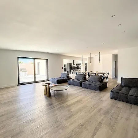 400m2 Piscine Interieure Tres Calme 别墅