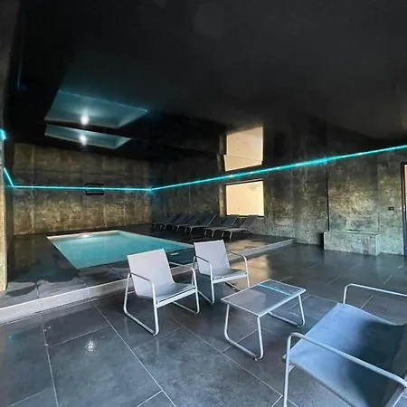 Villa 400m2 Piscine Intérieure Très Calme Agde