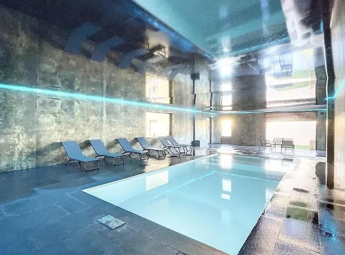 400m2 Piscine Interieure Tres Calme *