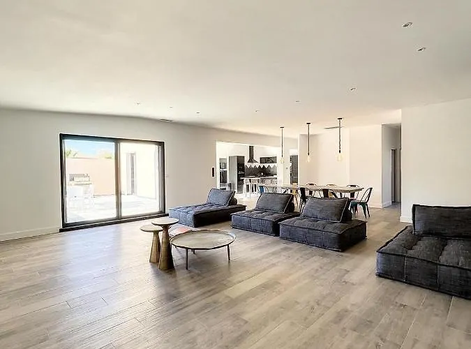 400m2 Piscine Intérieure Très Calme Villa