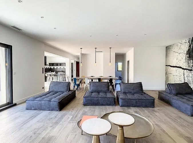 400m2 Piscine Intérieure Très Calme Villa Agde