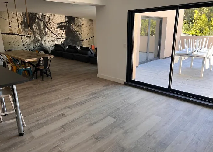 400m2 Piscine Intérieure Très Calme Agde